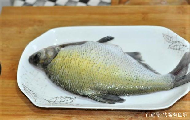 你知道夏天怎样钓鳊鱼吗？夏天垂钓鳊鱼技巧的分享